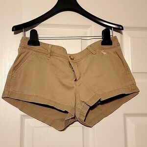 Abercrombie and Fitch 4 tan chino shorts